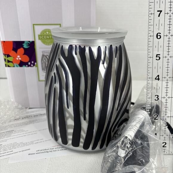 Scentsy Zebra Safari Wax Warmer Base and Dish 20 Watt Bulb New Open Box - Picture 3 of 11